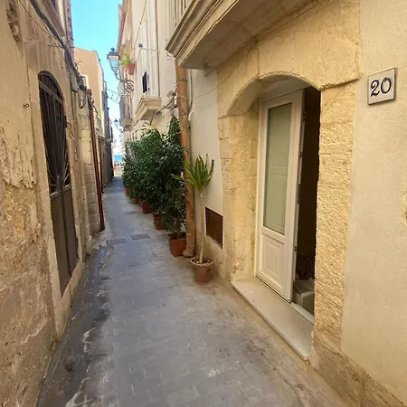 Donna Costanza Ortigia Ferienhaus Syrakus